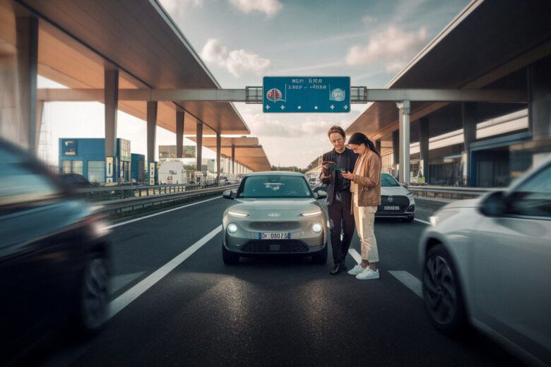 Un couple prépare son trajet lors d’un départ de pont de mai